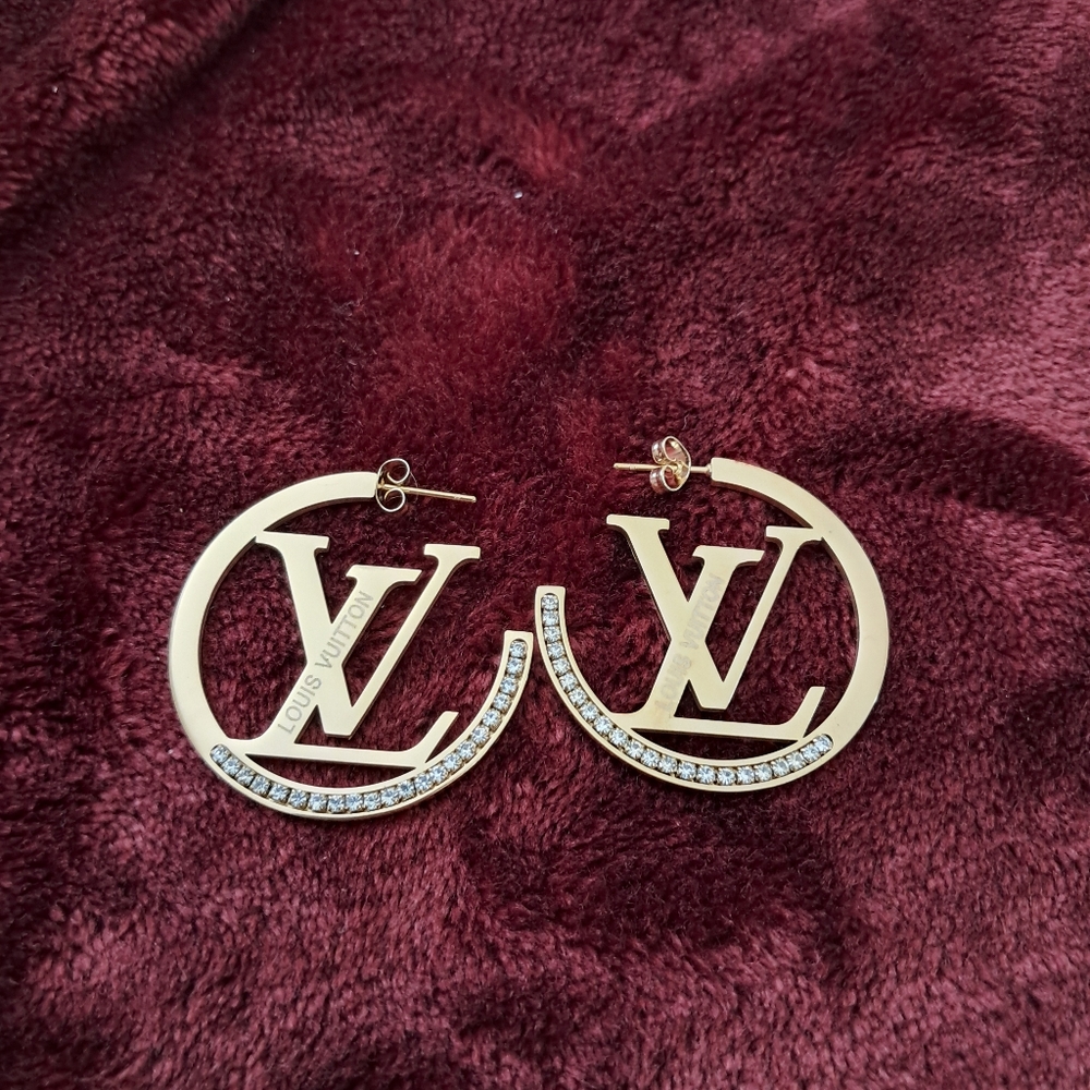 Fashion Desighn Stylish Silver Crystal Embellished Earrings - Picture 4 of 5